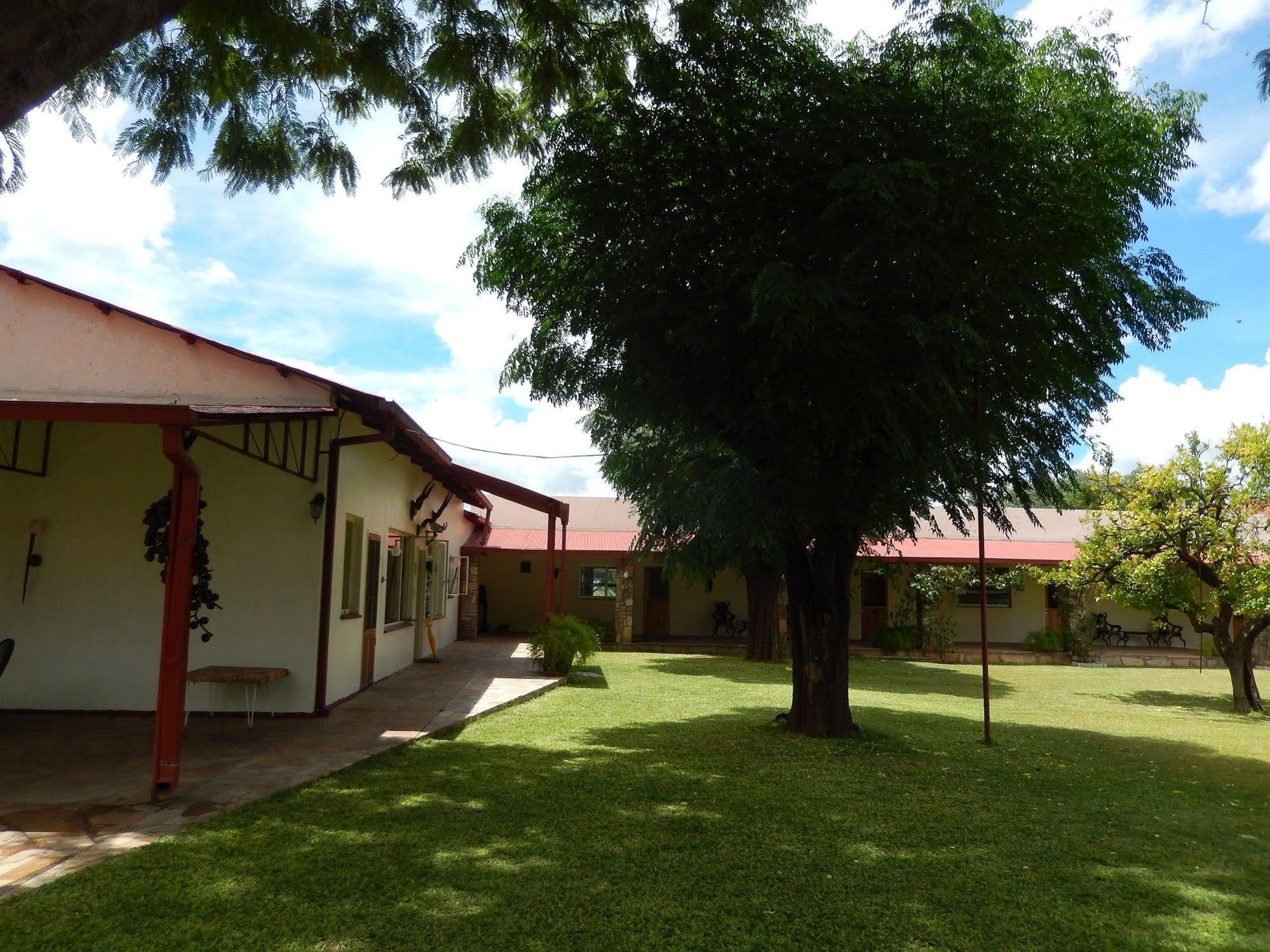 Dornhuegel Guestfarm Hotel Grootfontein Exterior photo